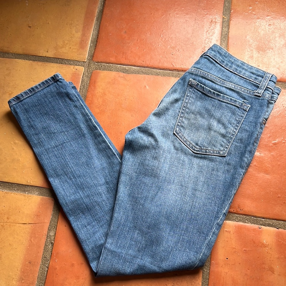 Gap skinny jeans distressed